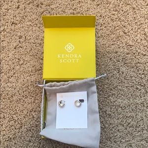 NWT Small hoop earrings